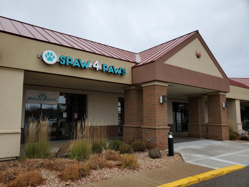 Illuminated LED Sign Channel Letter - Spaw 4 Paws outdoor signs