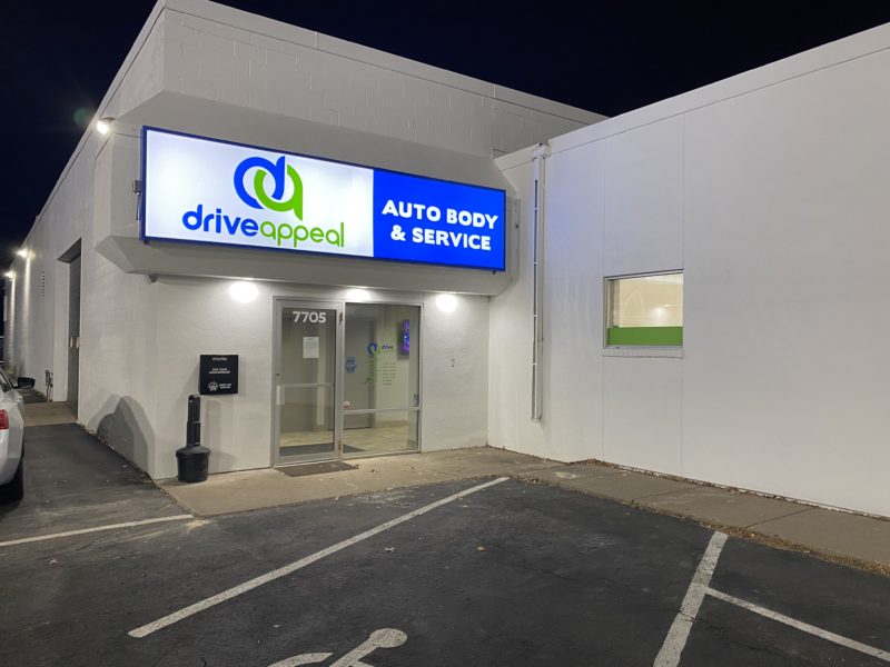 Drive appeal illuminated LED cabinet sign - outdoor business sign